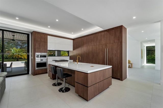 9525 SW 95th Ct, Miami, FL 33176