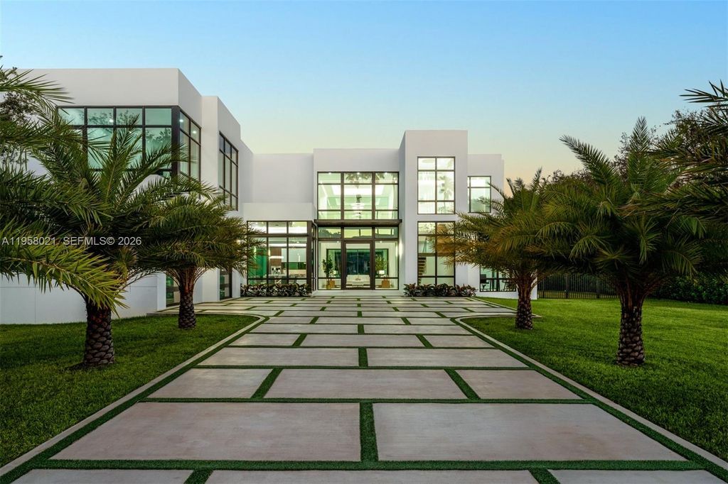 9525 SW 95th Ct, Miami, FL 33176