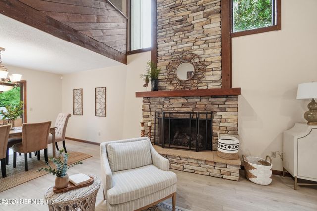 12852 LONGVIEW Drive W, Jacksonville, FL 32223