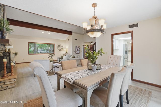 12852 LONGVIEW Drive W, Jacksonville, FL 32223