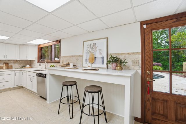 12852 LONGVIEW Drive W, Jacksonville, FL 32223