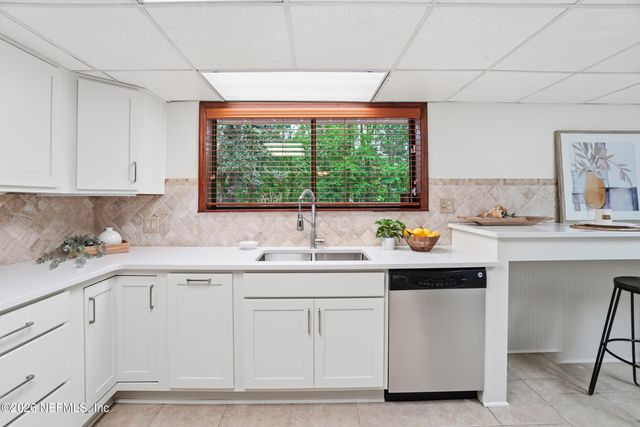 12852 LONGVIEW Drive W, Jacksonville, FL 32223