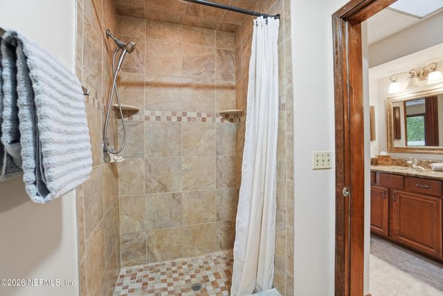 12852 LONGVIEW Drive W, Jacksonville, FL 32223