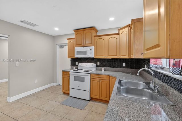 2620 NW 15th St, Fort Lauderdale, FL 33311