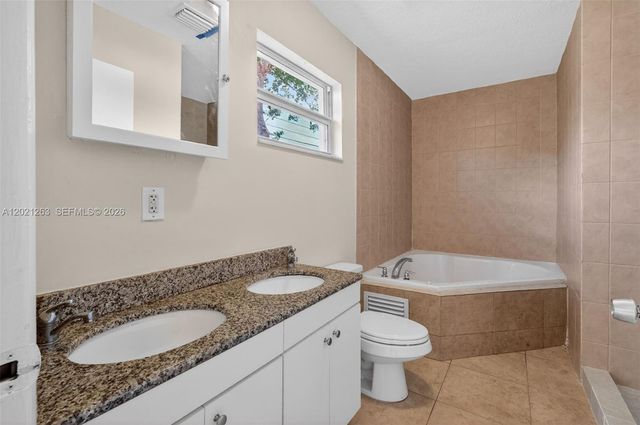 2620 NW 15th St, Fort Lauderdale, FL 33311