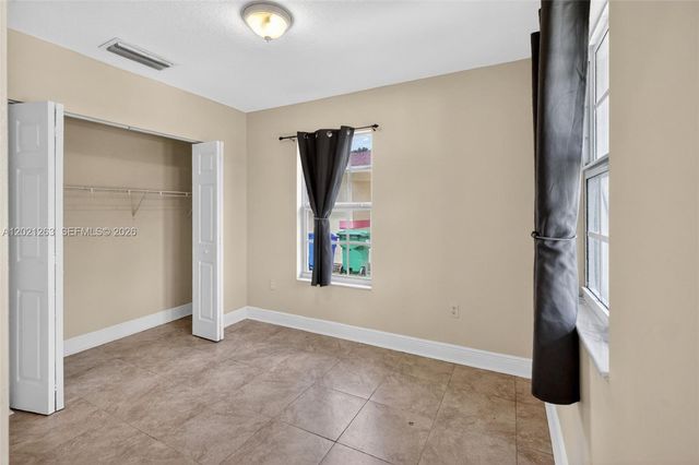 2620 NW 15th St, Fort Lauderdale, FL 33311