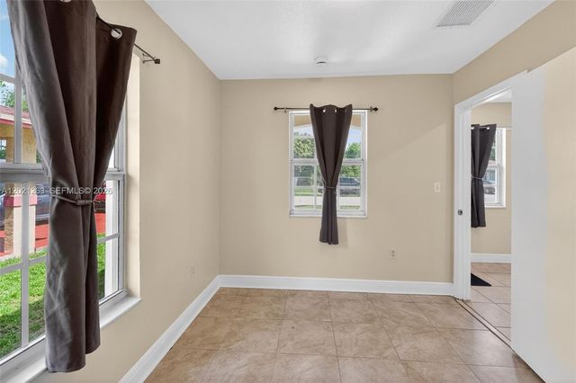 2620 NW 15th St, Fort Lauderdale, FL 33311