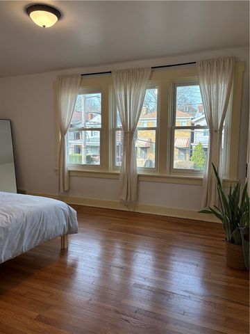 942 Kennebec, Greenfield, PA 15217