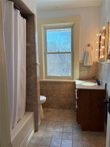 942 Kennebec, Greenfield, PA 15217