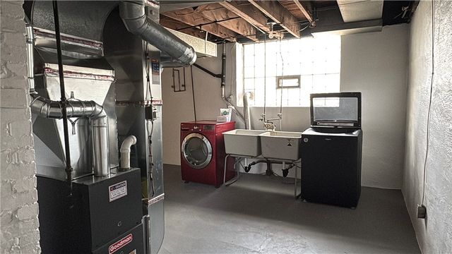 942 Kennebec, Greenfield, PA 15217