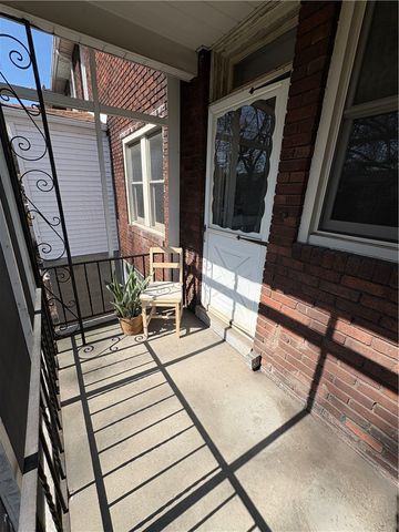 942 Kennebec, Greenfield, PA 15217