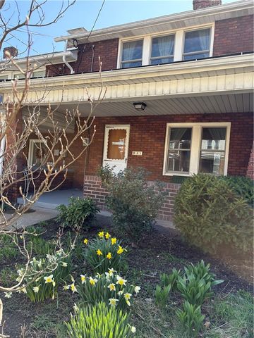 942 Kennebec, Greenfield, PA 15217