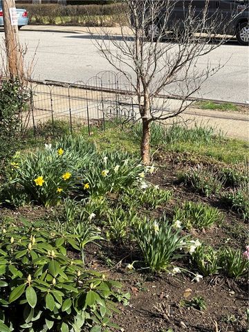 942 Kennebec, Greenfield, PA 15217