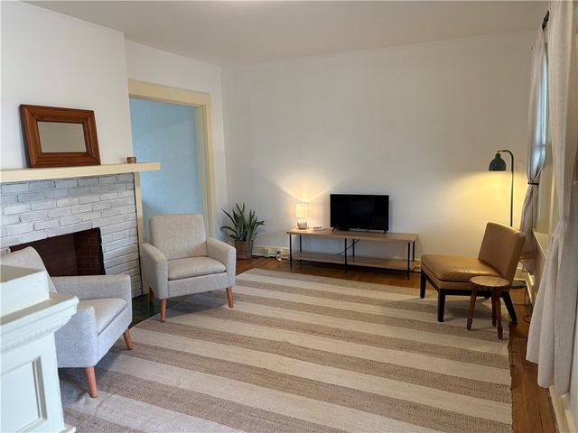 942 Kennebec, Greenfield, PA 15217