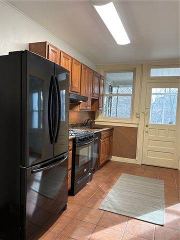 942 Kennebec, Greenfield, PA 15217