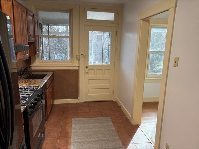 942 Kennebec, Greenfield, PA 15217