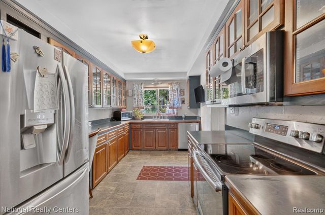 24644 Edgemont Drive, Southfield, MI 48033