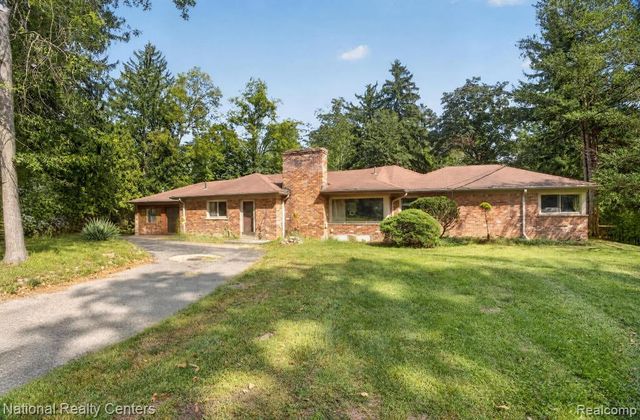 24644 Edgemont Drive, Southfield, MI 48033