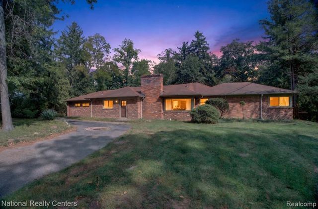 24644 Edgemont Drive, Southfield, MI 48033