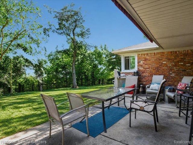 24644 Edgemont Drive, Southfield, MI 48033
