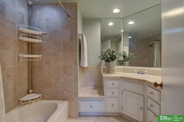 1605 N 59th Street, Omaha, NE 68104