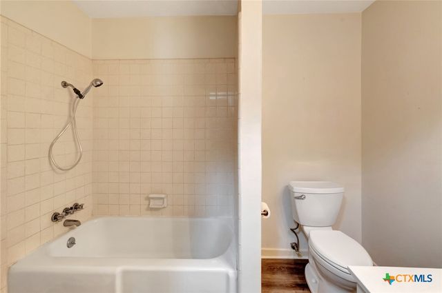 919 Eden Roc Street, Victoria, TX 77904