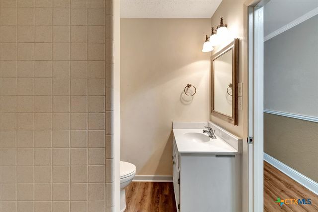 919 Eden Roc Street, Victoria, TX 77904