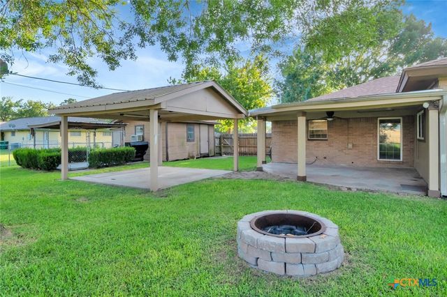919 Eden Roc Street, Victoria, TX 77904