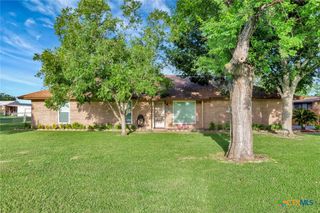 919 Eden Roc Street, Victoria, TX 77904