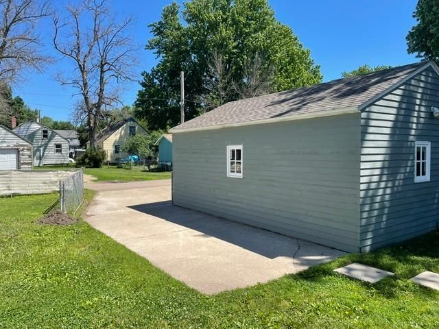 1204 11th Avenue SW, Austin, MN 55912