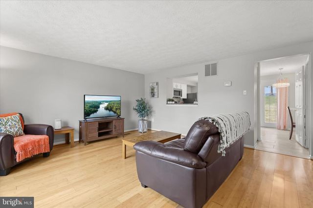 2152 CEDAR BARN WAY, Baltimore, MD 21244