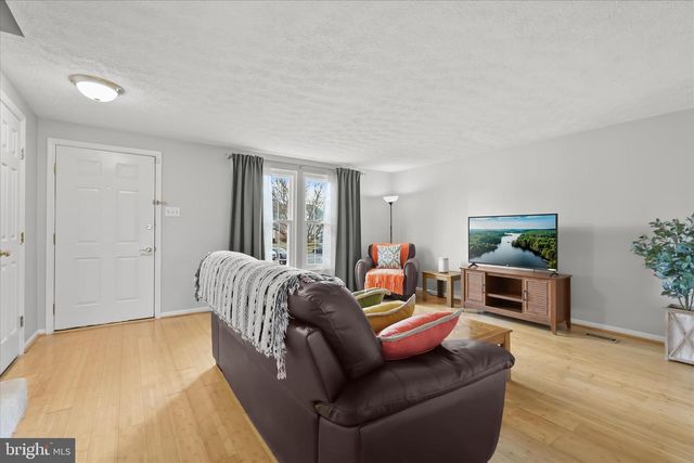 2152 CEDAR BARN WAY, Baltimore, MD 21244