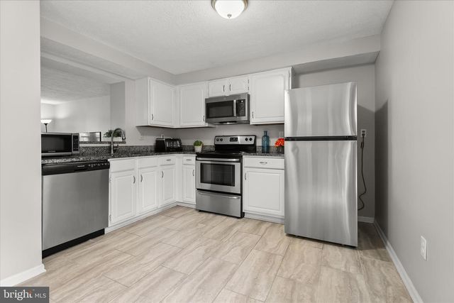 2152 CEDAR BARN WAY, Baltimore, MD 21244