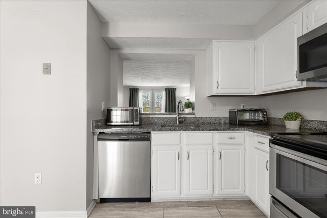 2152 CEDAR BARN WAY, Baltimore, MD 21244