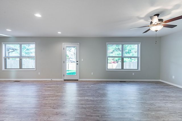 2620 N Prospect Avenue, Springfield, MO 65803