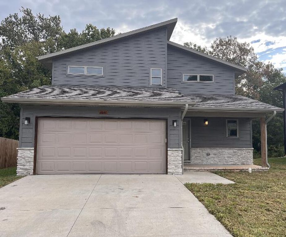 2620 N Prospect Avenue, Springfield, MO 65803
