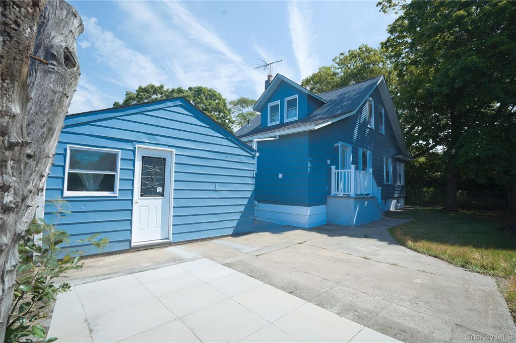 144 Carleton Avenue, Islip Terrace, NY 11752