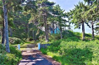38 Golden Lane, Pacific Beach, WA 98571