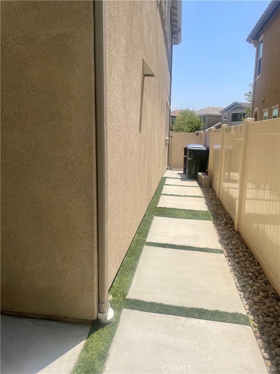Image 5 of property listing at 28382 Wild Rose, Highland, CA 92346