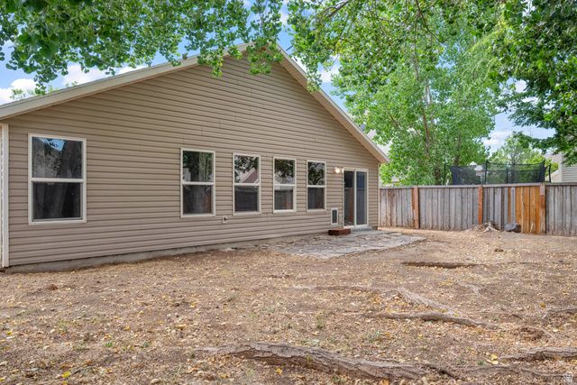 24 N MONTROSE LN, Saratoga Springs, UT 84043