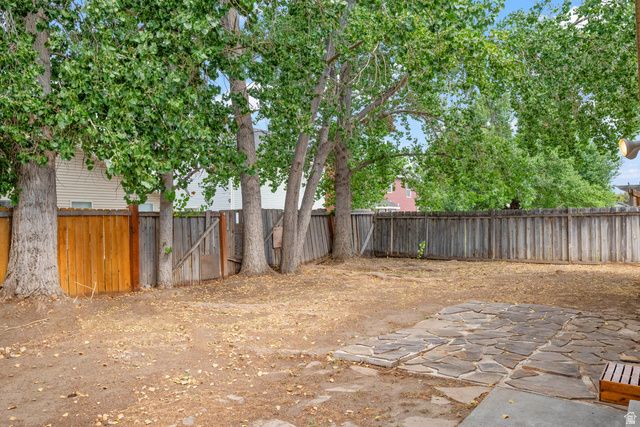 24 N MONTROSE LN, Saratoga Springs, UT 84043