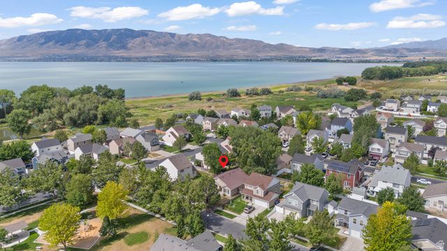24 N MONTROSE LN, Saratoga Springs, UT 84043