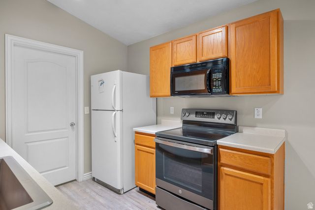 24 N MONTROSE LN, Saratoga Springs, UT 84043
