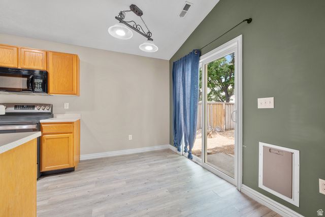 24 N MONTROSE LN, Saratoga Springs, UT 84043