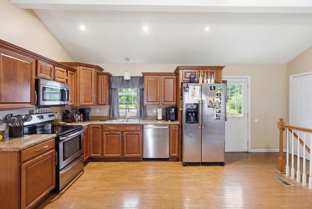 2245 Dug Hill Road, Irvine, KY 40336