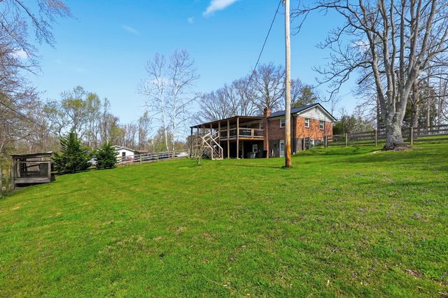 2245 Dug Hill Road, Irvine, KY 40336