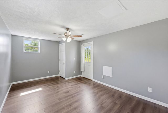 2245 Dug Hill Road, Irvine, KY 40336