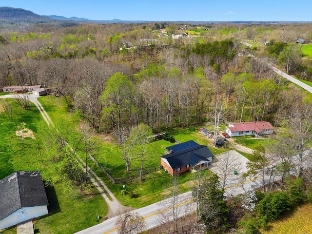 2245 Dug Hill Road, Irvine, KY 40336