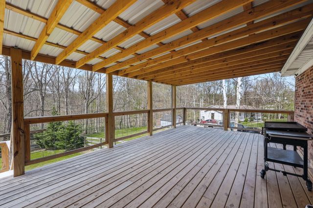 2245 Dug Hill Road, Irvine, KY 40336
