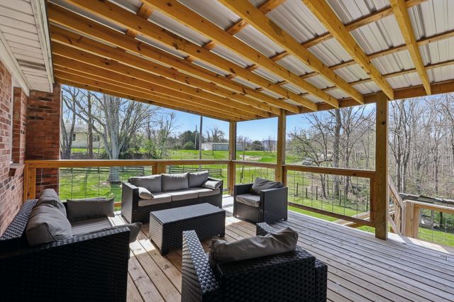 2245 Dug Hill Road, Irvine, KY 40336